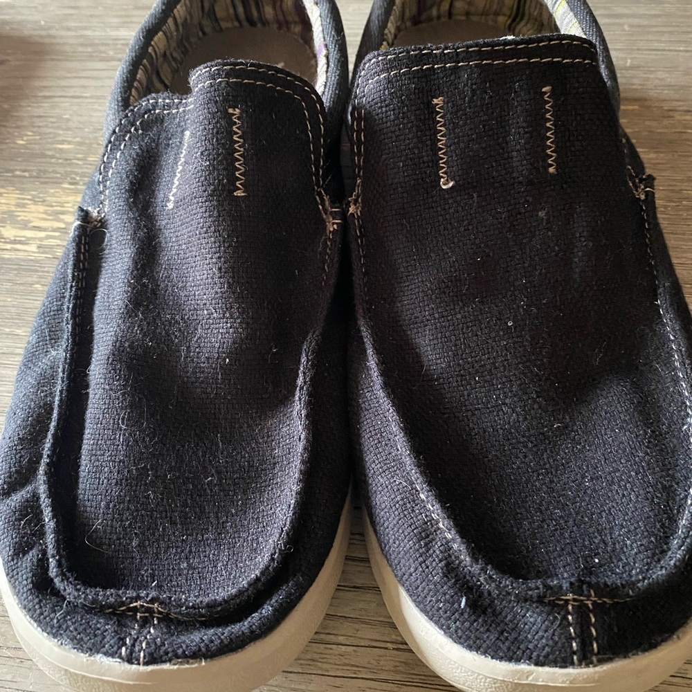 Sanuk men's black canvas slip ons Size 12